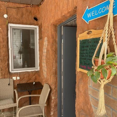 Hillside Guesthouse Borjomi ภายนอก รูปภาพ